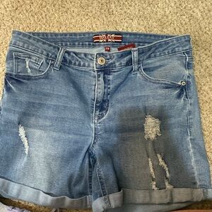 Makers Jaylinn Distressed Cuffed Denim Short (29”/8)